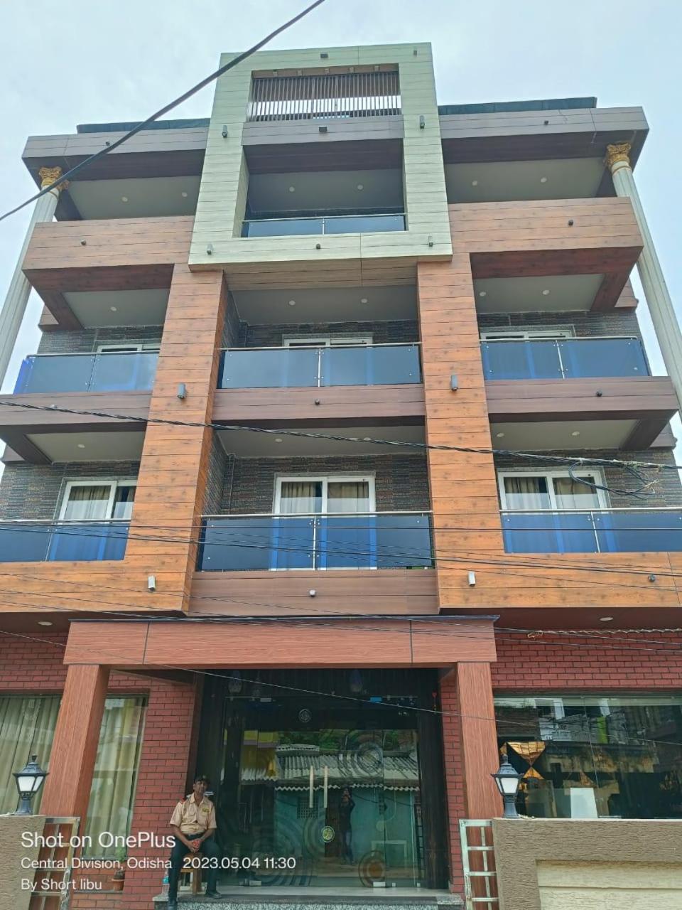Hotel Kuber Palace ! Puri Near-Sea-Beach-And-Temple Fully-Air-Conditioned-Hotel With-Lift-And-Parking-Facility Екстер'єр фото