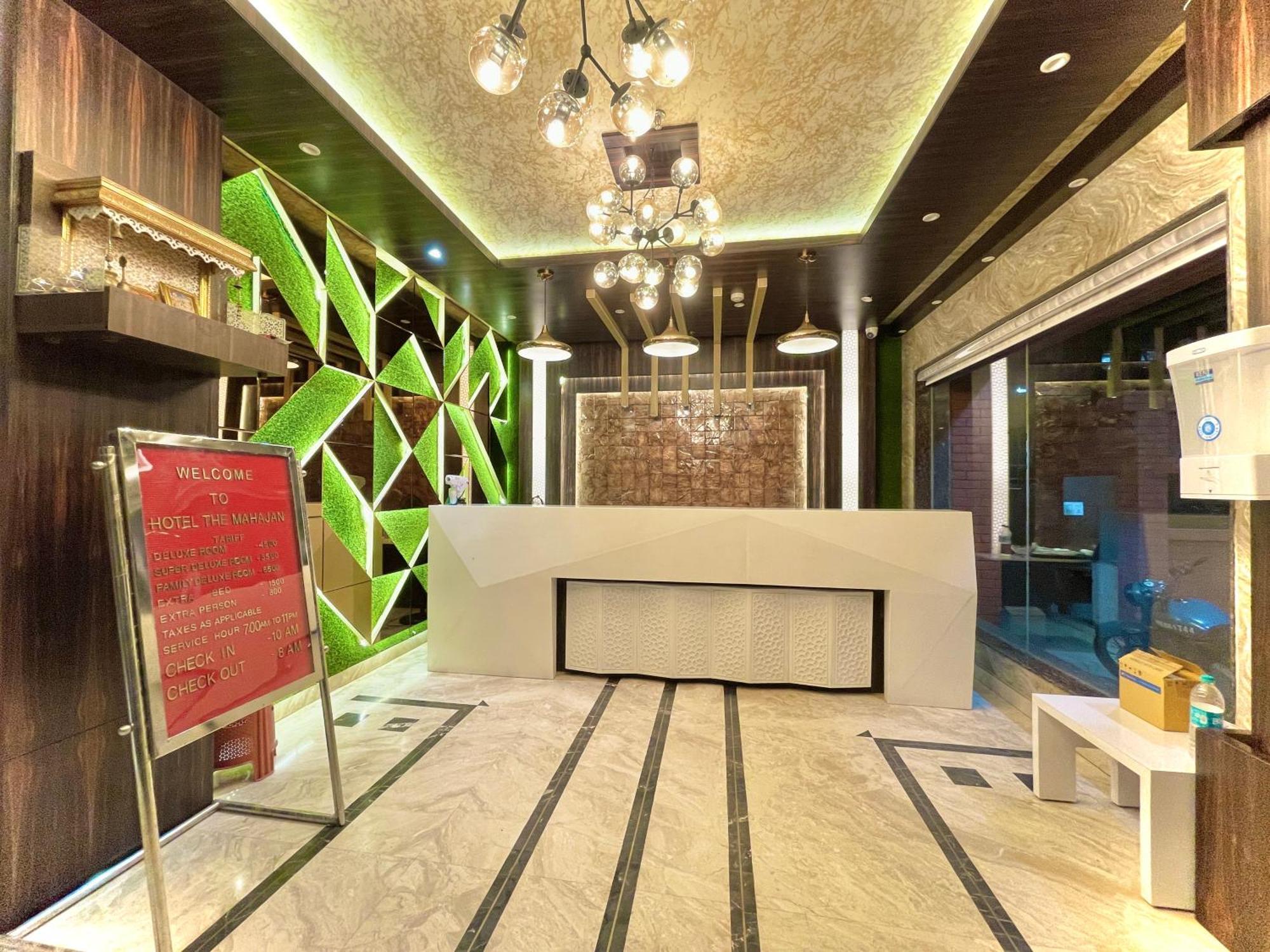 Hotel Kuber Palace ! Puri Near-Sea-Beach-And-Temple Fully-Air-Conditioned-Hotel With-Lift-And-Parking-Facility Екстер'єр фото
