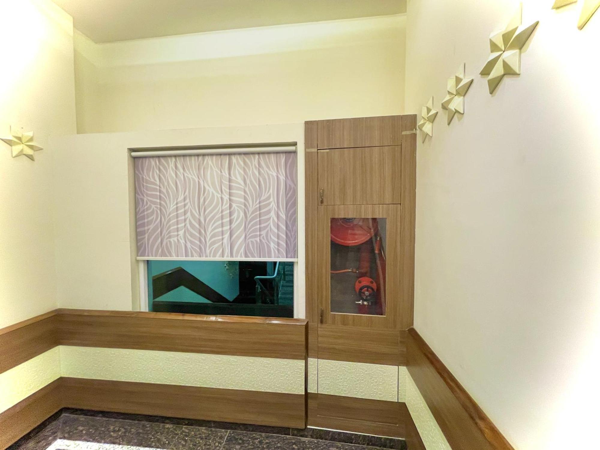Hotel Kuber Palace ! Puri Near-Sea-Beach-And-Temple Fully-Air-Conditioned-Hotel With-Lift-And-Parking-Facility Екстер'єр фото