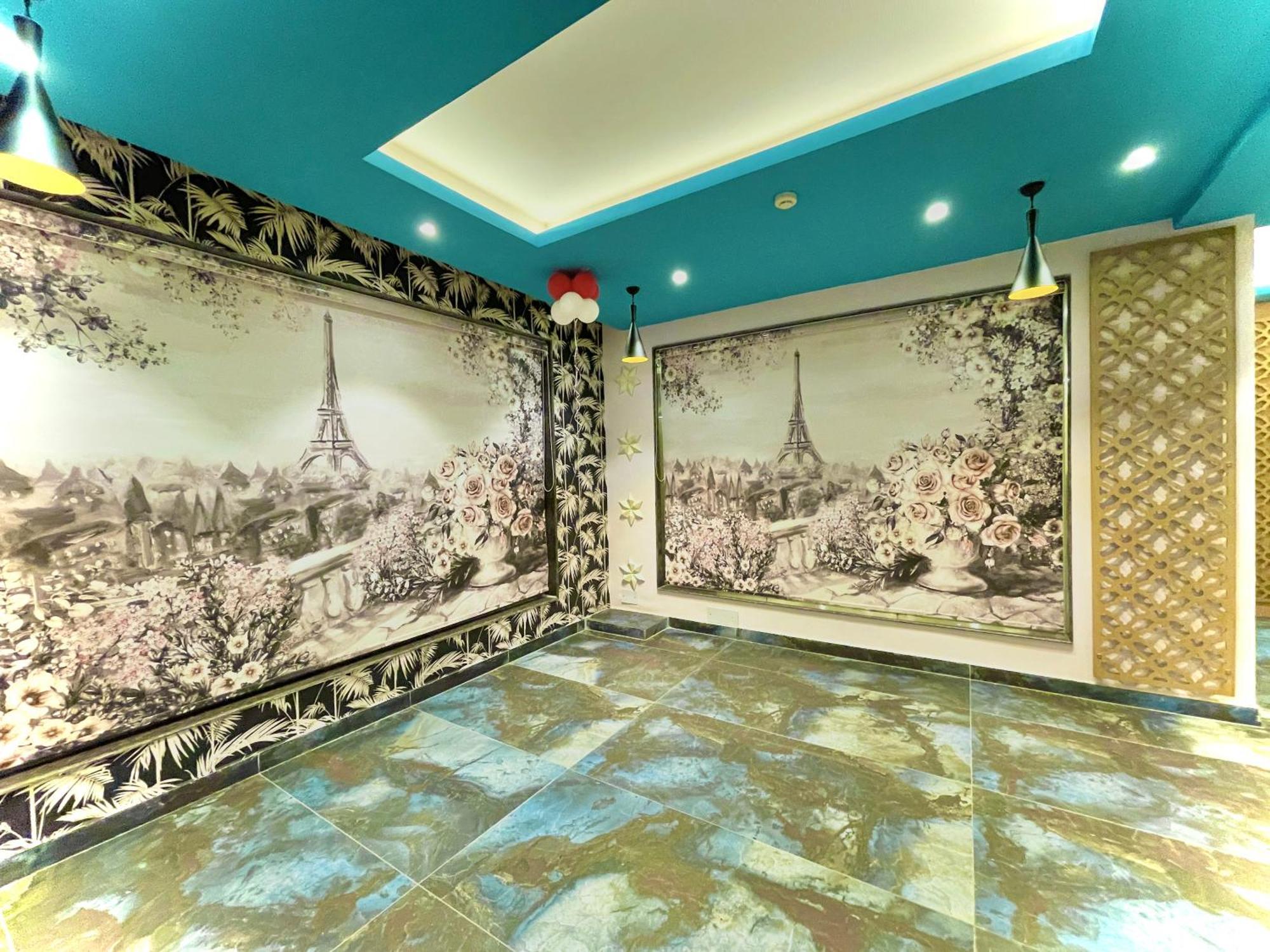Hotel Kuber Palace ! Puri Near-Sea-Beach-And-Temple Fully-Air-Conditioned-Hotel With-Lift-And-Parking-Facility Екстер'єр фото