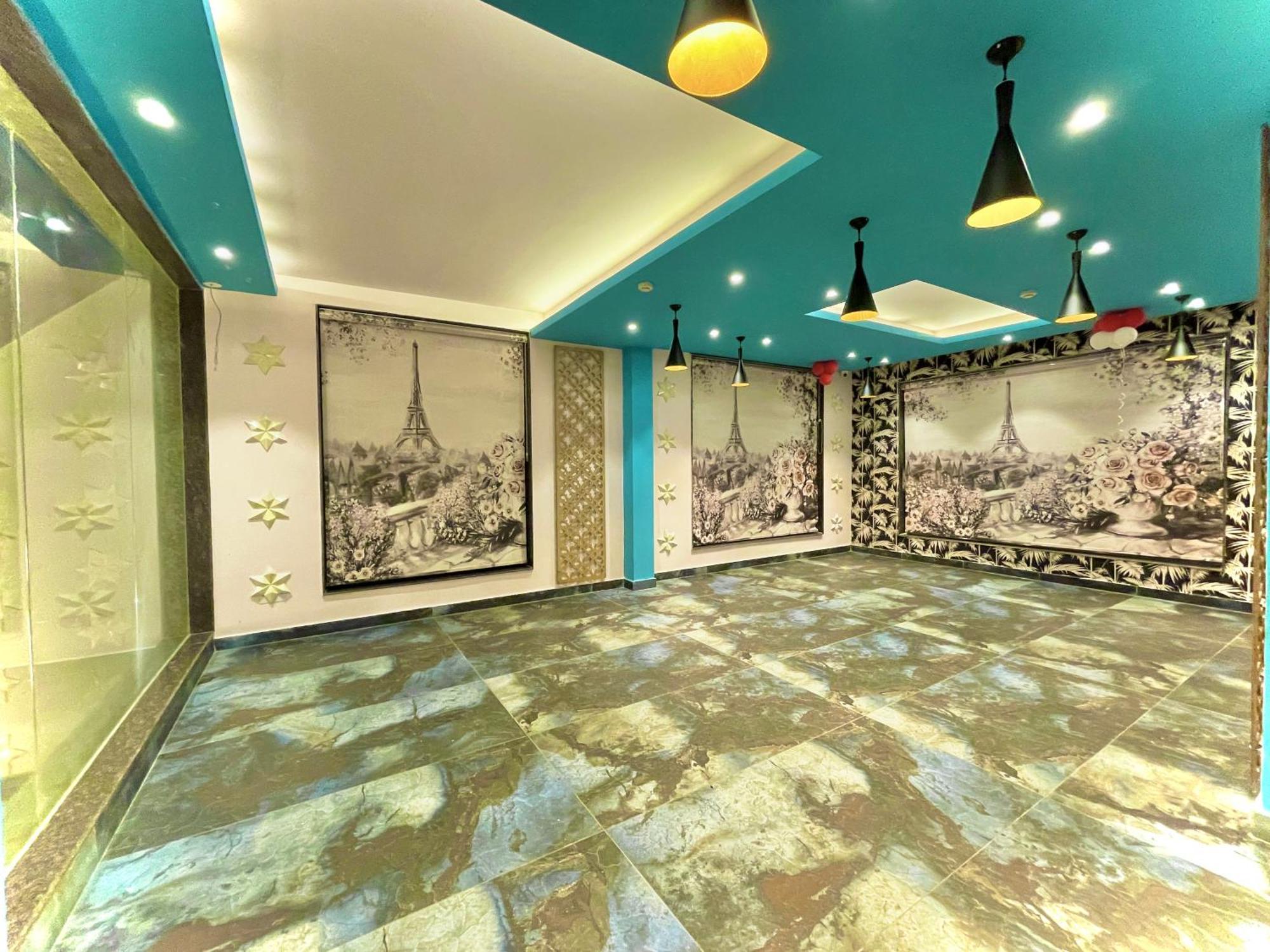 Hotel Kuber Palace ! Puri Near-Sea-Beach-And-Temple Fully-Air-Conditioned-Hotel With-Lift-And-Parking-Facility Екстер'єр фото
